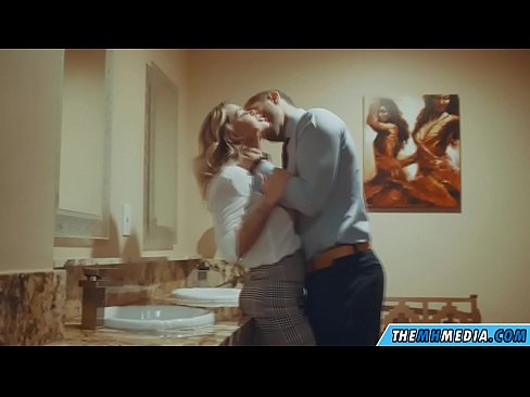 ❤️ Kad krūtiska blondīne pavedina tevi publiskā tualetē ️ Kvalitatīvs sekss pie lv.porn-evooli.ru ❌️